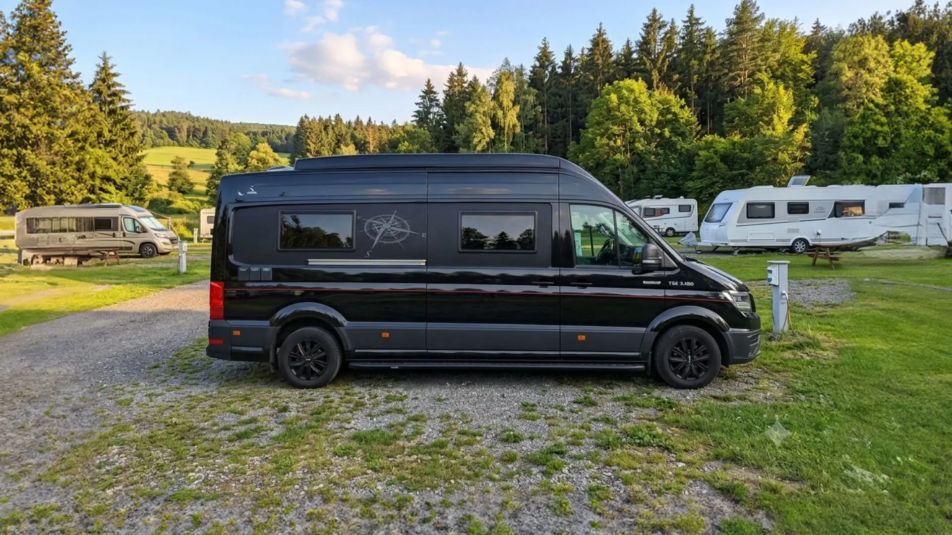 MAN TGE Individual Mega Re-Aktiv 680 camper van Automat 4x4 s výklop. strechou